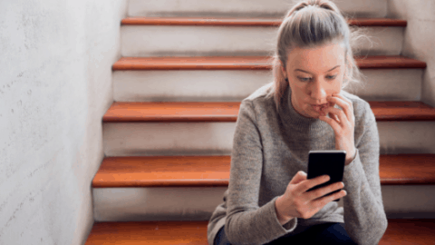 How To Comfort Someone Over Text - The Goal Chaser